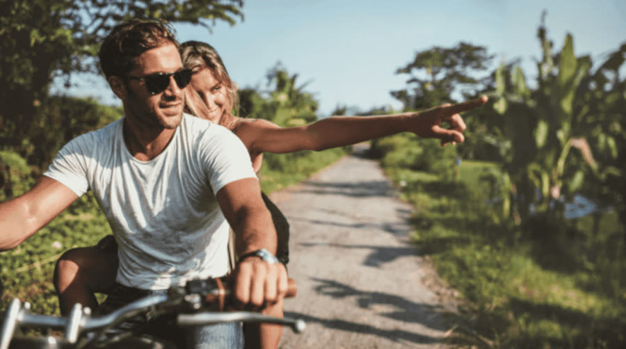 Paar auf dem Motorrad
